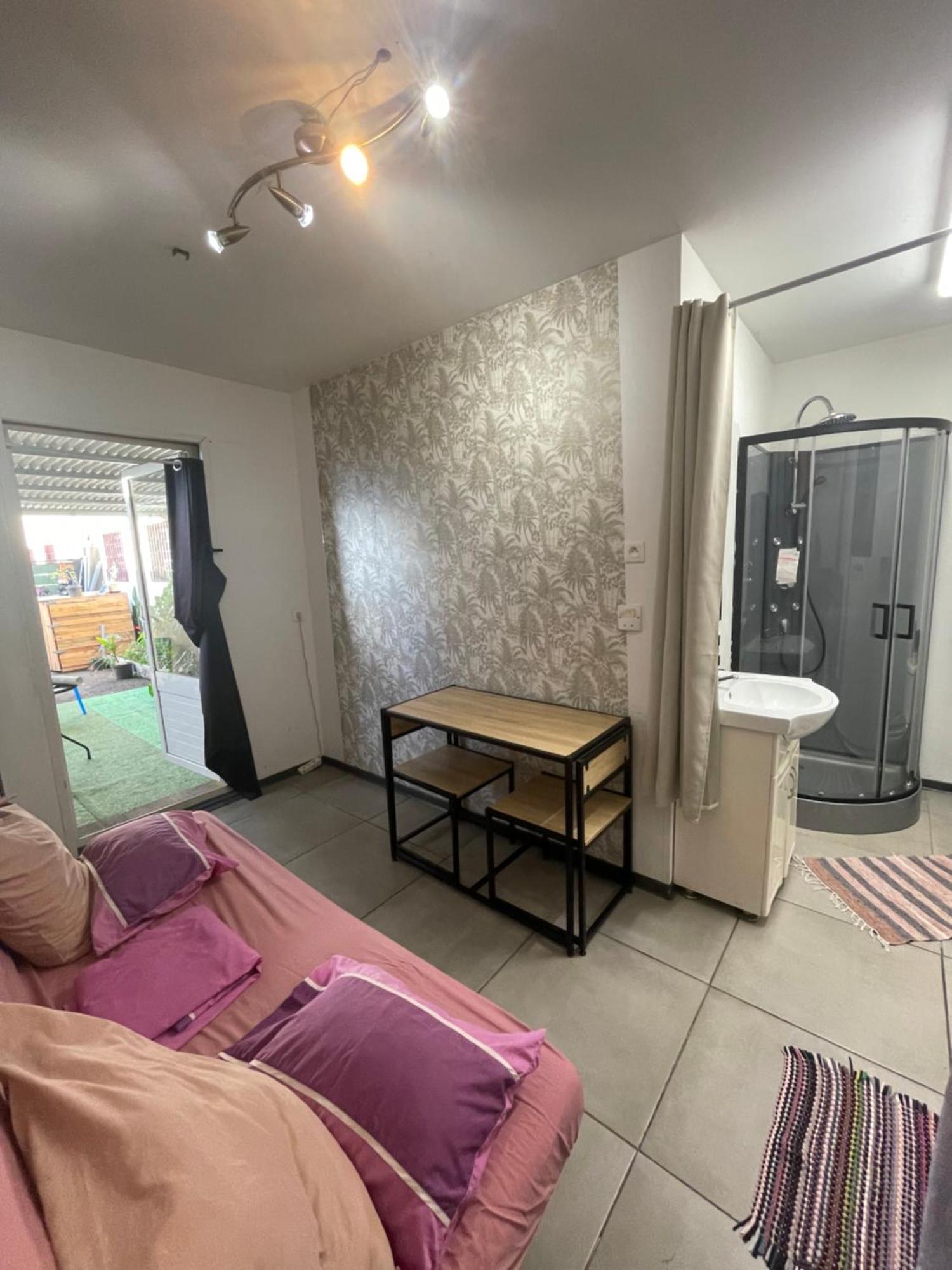 Mobilhome Pour 2 Personnes Ле-Тампон Экстерьер фото
